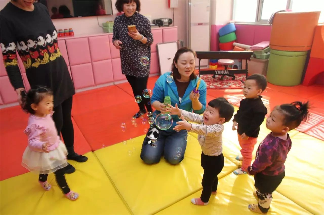 成长快乐对小孩有什么好处_让孩子在快乐中成长_孩子快乐成长的重要性